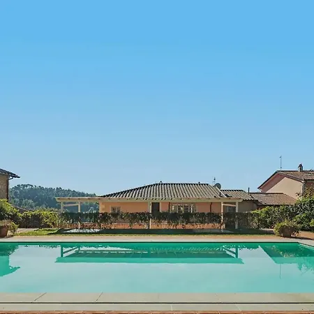 Melangola Vila *