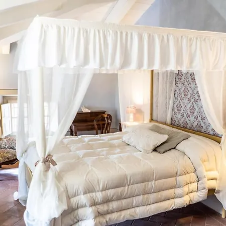 Melangola Vila Camaiore